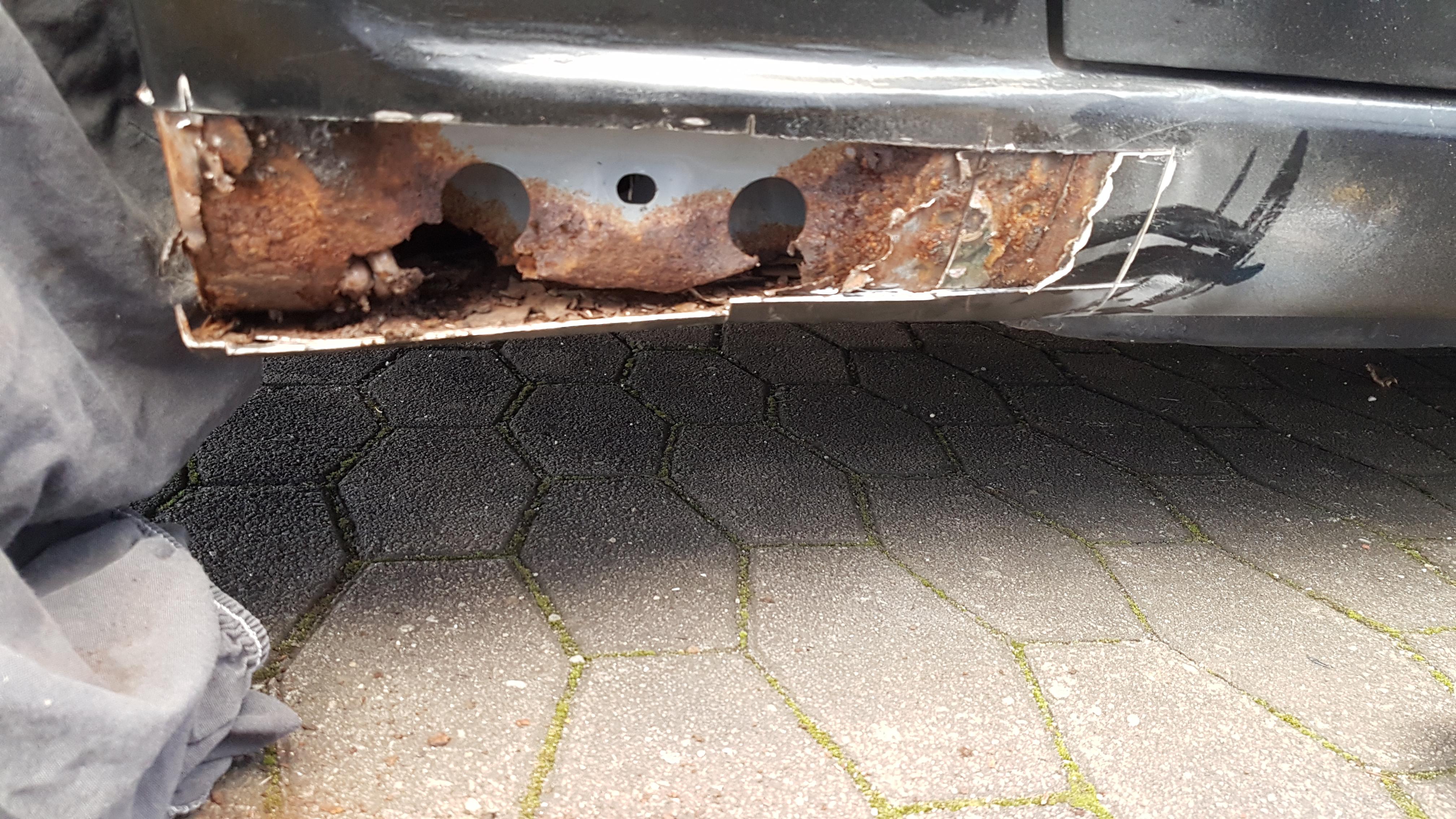 Rozsdásodás következménye - üregvédelem hibák